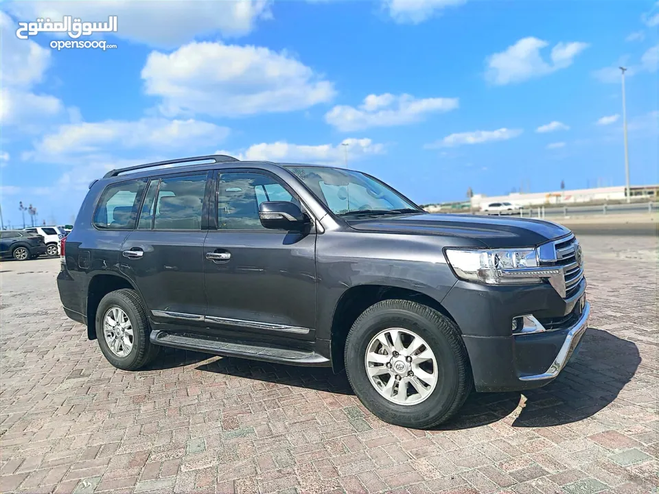 Toyota Land Cruiser GXR v6 Model 2011, GCC spec