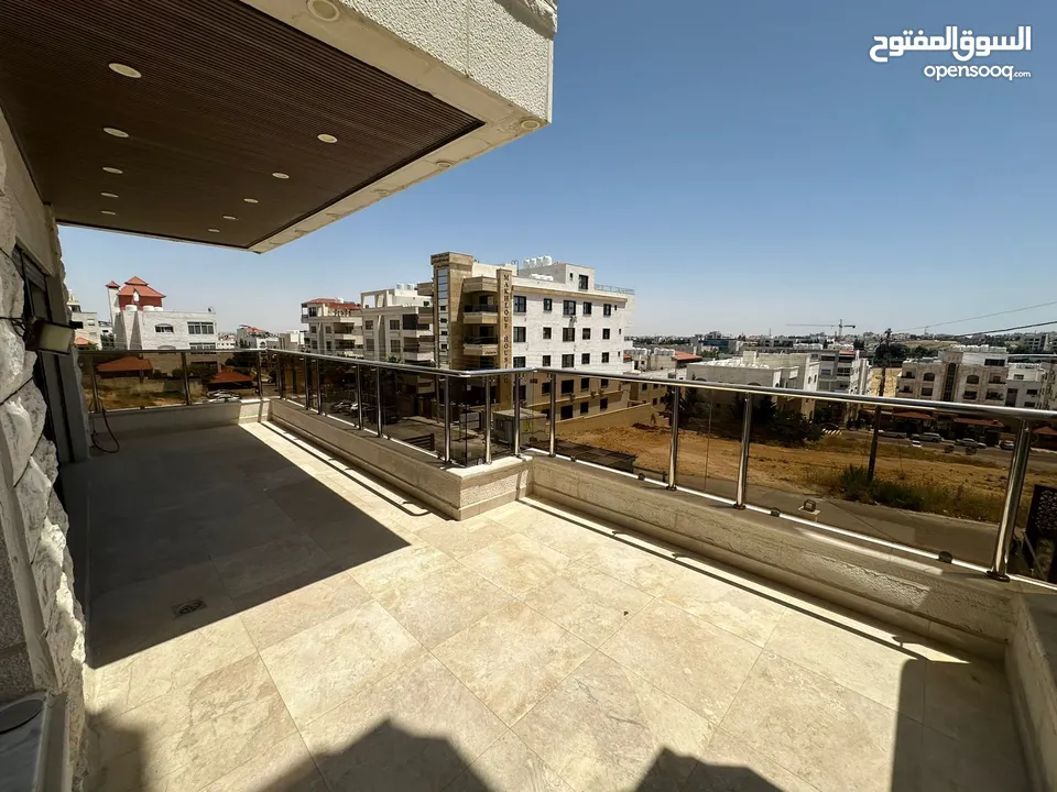 شقة مفروشة مميزة جداً للايجار السنوي من المالك مباشرة ارقى منطقة خلف جامعة البتراء - طريق المطار