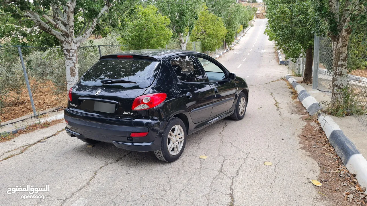بيجو بيجو 206+    2011