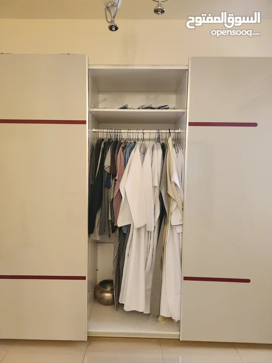 3 door wardrobe