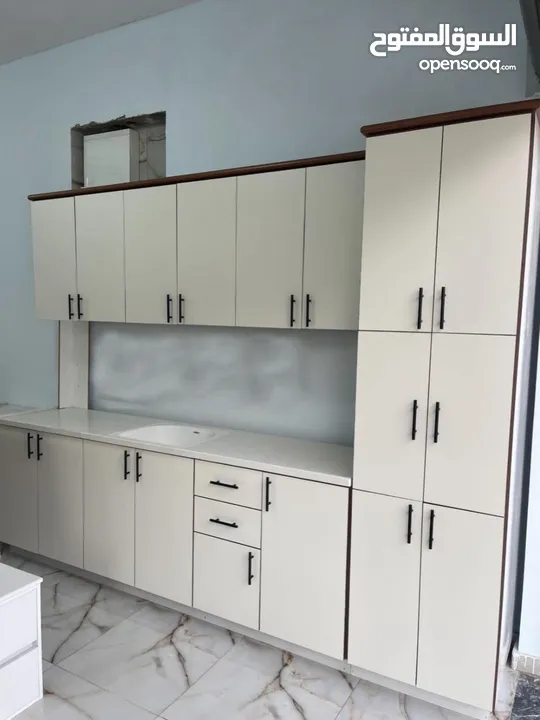 دفعة 1000 شيكل والباقي شيكات وفصل المطبخ الي بناسبك