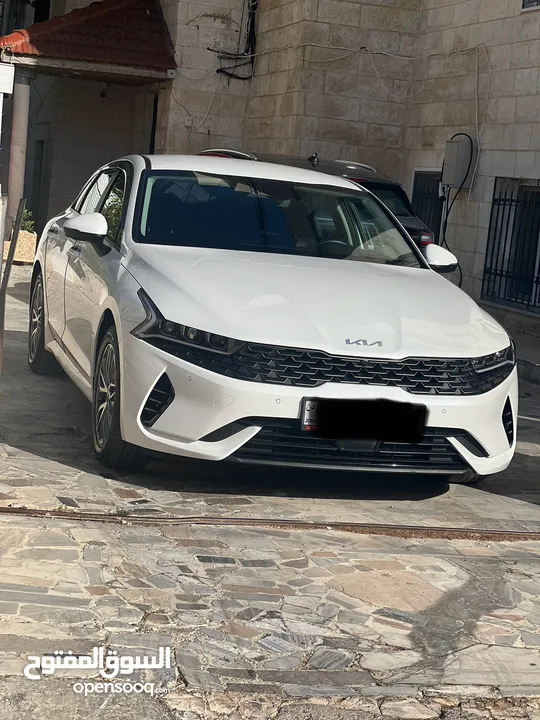 Kia K5 بحالة الوكالة ممشى قليل فل عدا الفتحة