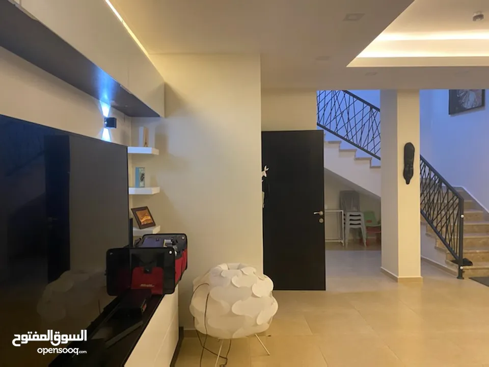 دوبلكس مميز للبيع - ضاحية الريحان - حي جوال