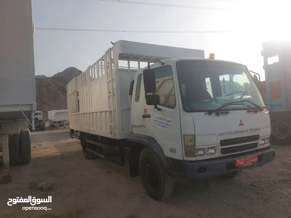 neat and clean 7 ton truck good condition