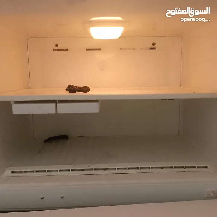 ثلاجه دايو نظيفه تبريد قوي و محترمه