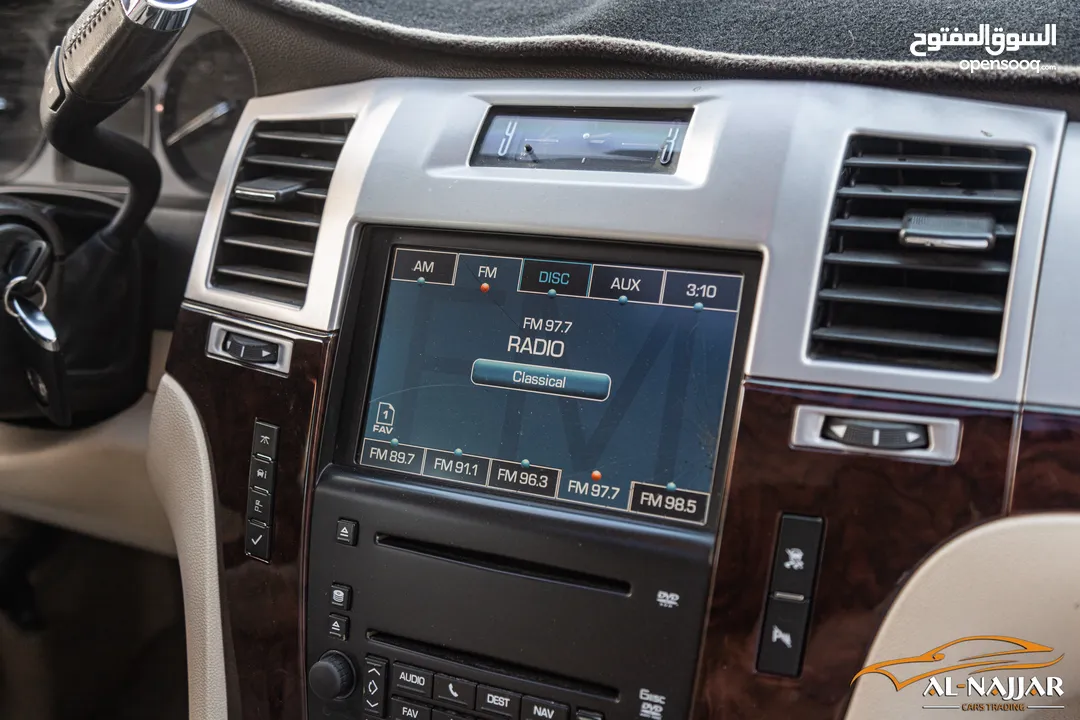Cadillac Escalade 2008   السيارة مميزة جدا و قطعت مسافة 179,000 كيلو متر فقط