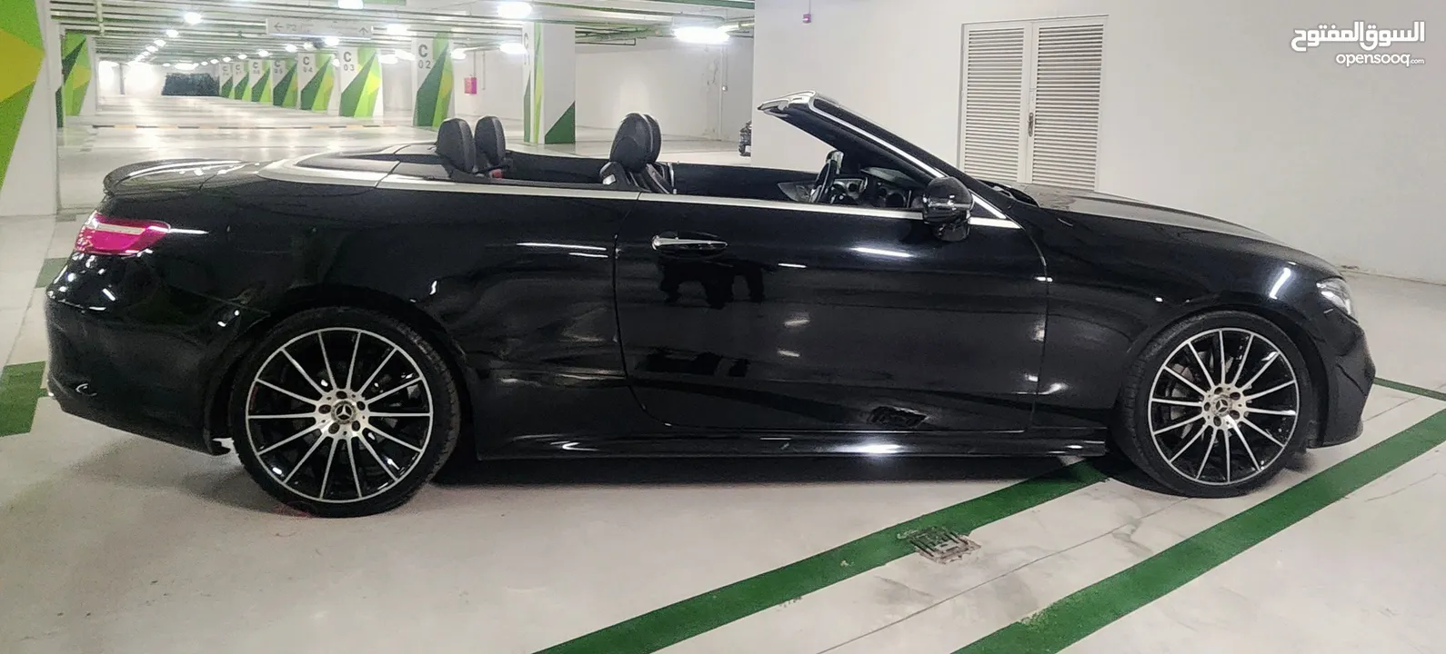 مرسيدس Convertible  E200 AMG لون اسود موديل 2018 وارد الوكاله بحاله ممتازة-بنزين