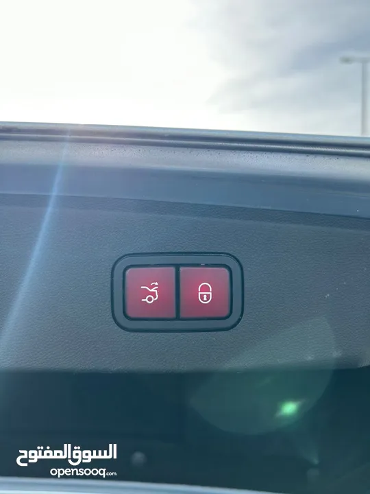 مرسيدس E350 2016 بانوراما فول اوبشن ايرباجات وشاصي وكاله نظيف جدا بدون اعطال الحمدالله للبيع فقط فقط