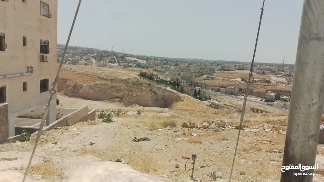 أرض البيع منطقة أم نواره خلف كازية الفنار بسعر مغري جدا