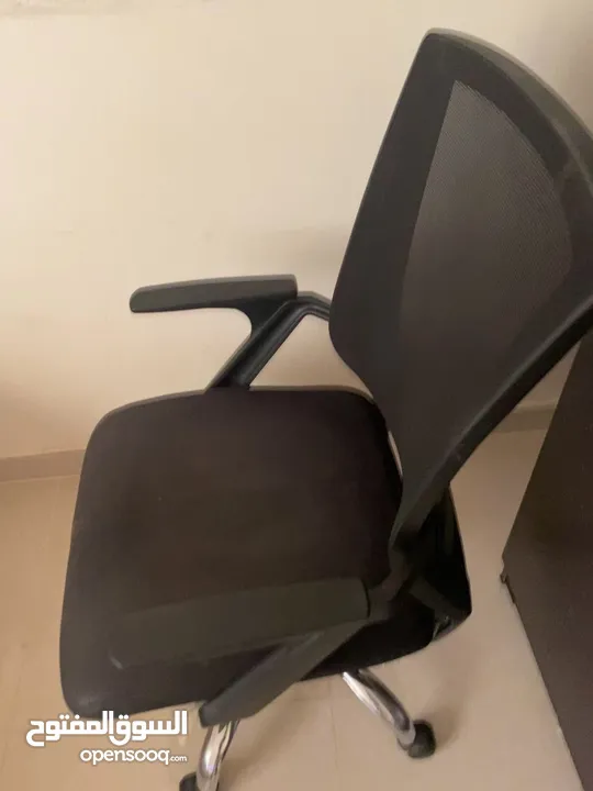 Executive office chair and table