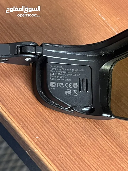 نظارات ثلاثية الابعاد لتلفزيون سامسونج  3D active glasواحده شغاله+2 بحاجه لزجاجة والجميع بعشرة دينار