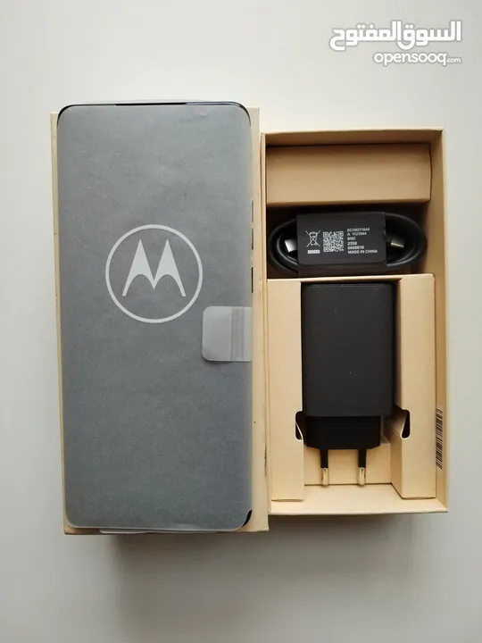( جديد ) Motorola إيدج 40