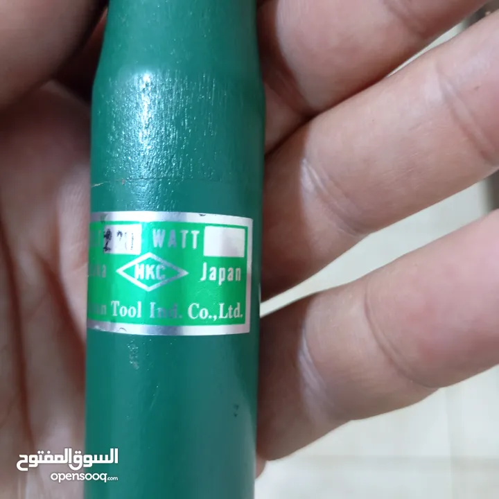 مكاوي لحام والكتابة على الخشب بالحرق