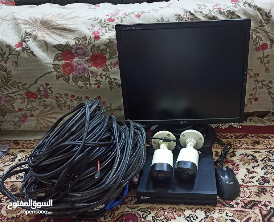 جهاز كامرات دهوا ابو4 مع كامرتين وهارد 500 ومحوله ووايرات وشاشة حجم 17 السعر 120