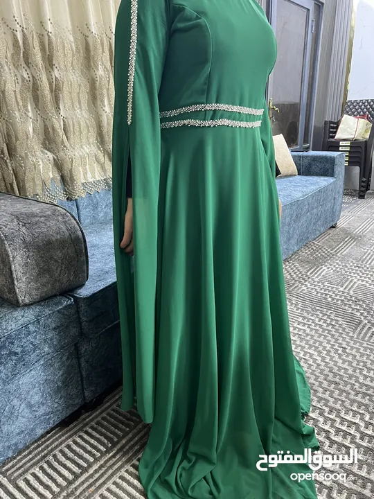 فستان  للبيع بسعر 25دينار