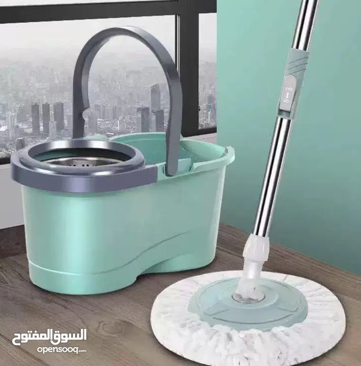وأسرع مع الممسحة الدوّارة الذكية رأس ألياف فيها 300,000 شعيرة دقيقة بتمتص المي والأوساخ بقوة