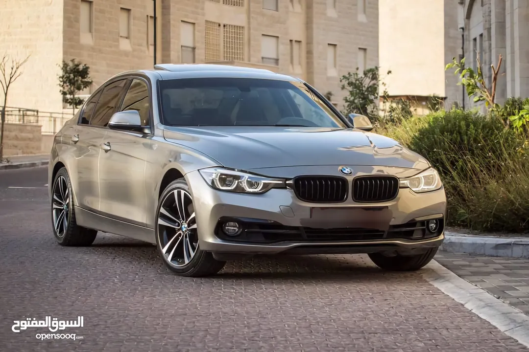 للبيع bmw 330i مميزة كليا