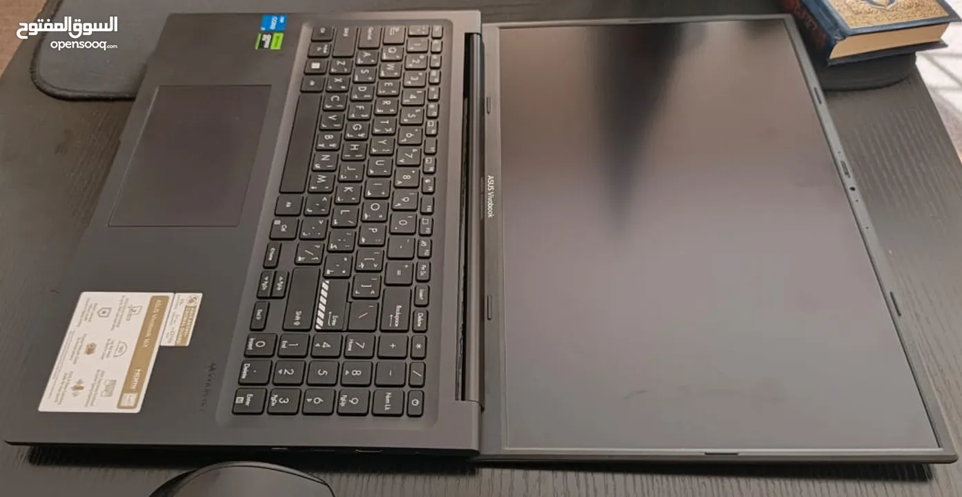 عرض لا يُفوّت – لابتوب استعمال 22 يوم فقط  ASUS Vivobook شبه جديد + هدايا قيمة