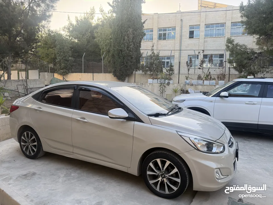 اكسنت 2017 ماتور 1600 بنزين اتوماتيك 4 غياااااار ماشيه 40 الف