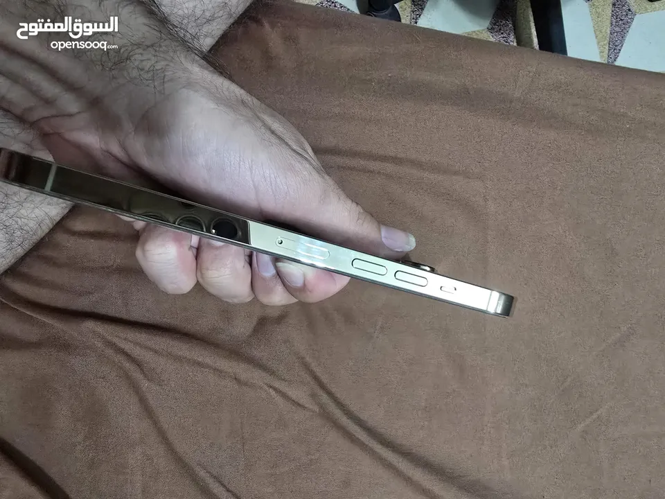 ايفون  13  برو ماكس  بحالة ممتازه