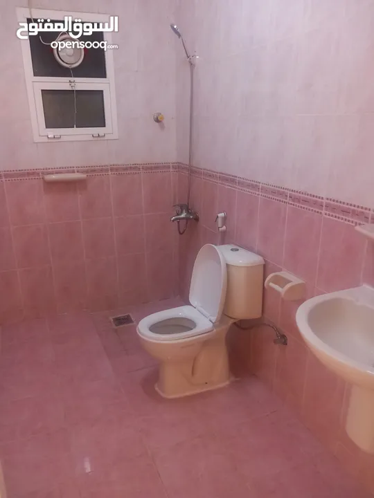 غرف بالخوض مفروشه للشباب عمانين فقط في الخوض / شامل