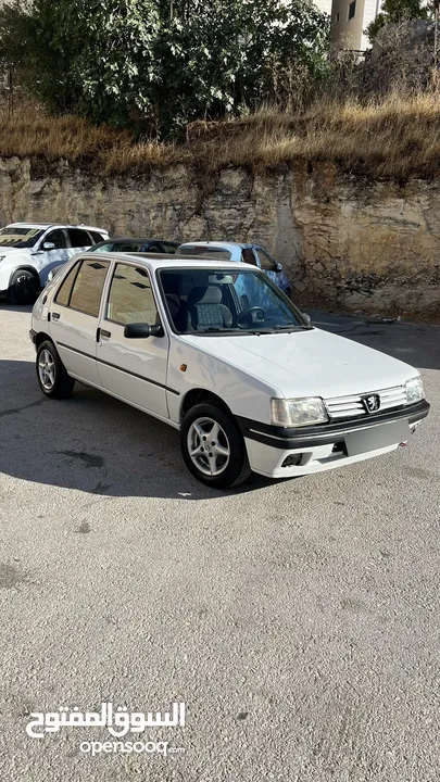 بيجو 205 -