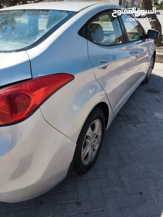 Hyundai Elantra 2012