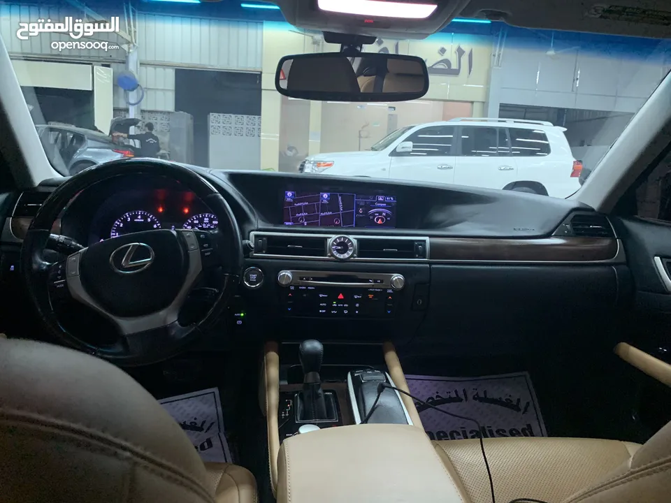 للبيع لكزس نظيف جدا Gs350