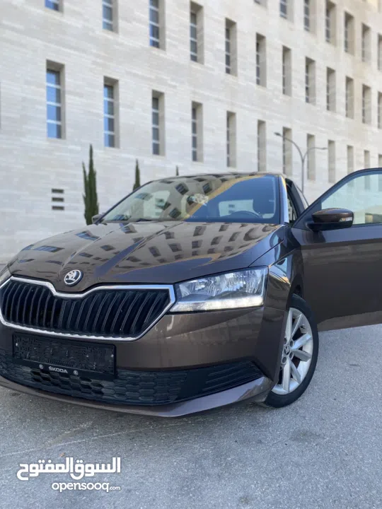 سكودا فابيا اوتومااتيك .. داخلية مميزة لون بيج بسعر مميز فقط 67 الف شيكل ..