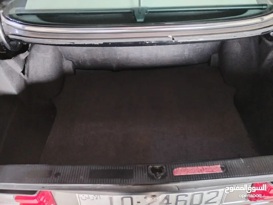 MERCEDESw126 300SE