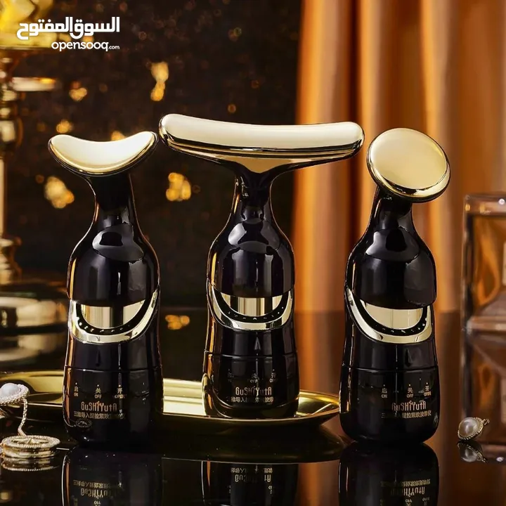مع جهاز مساج الوجه 3×1  3 رؤوس متعددة للتدليك المثالي للوجه والرقبة جهاز واحد لروتين يومي .