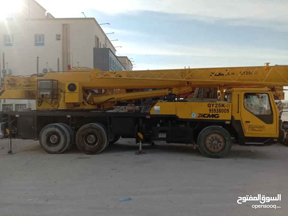 25 Ton XCMG Crane 2006 model for Sale very good condition