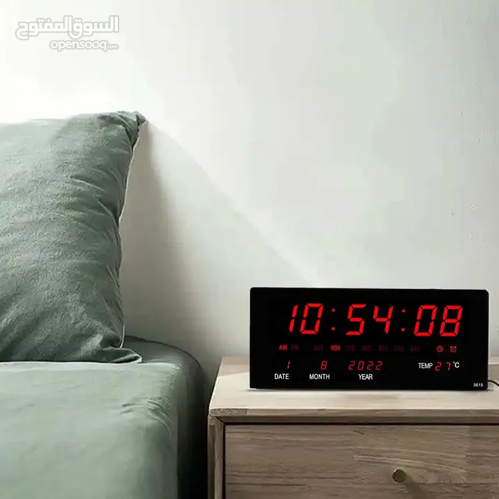 ساعة حائط رقمية