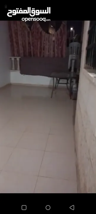 شقه مفروشه بتونيا للعرسان او موظفين توجد خصوصيه للشقه حيث لها مدخل خاص وباركنج بجانب الشقه مطبخ جاهز