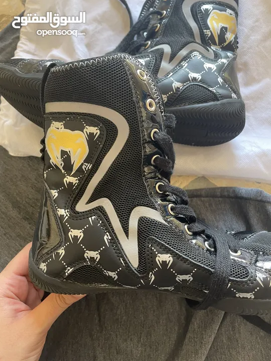 Venom black boxing shoes !