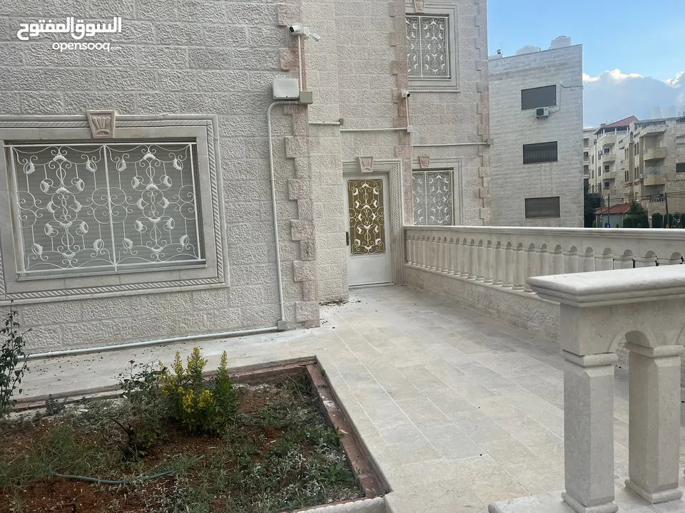 قصر فيلا فخمة جدا للبيع في الجبيهه