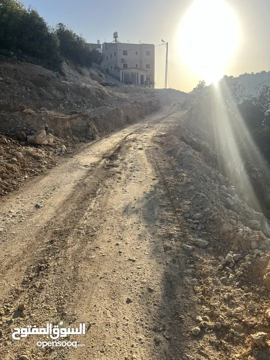 ارض واد الزرزير مطله وهادئه