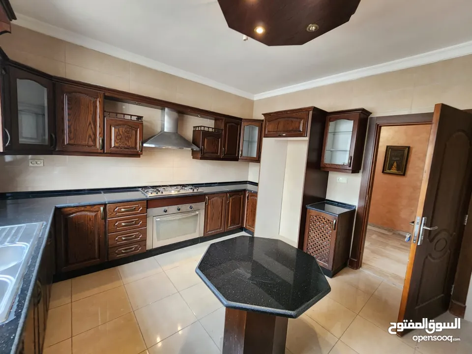 شقة للبيع في حي الصحابة - ref : 14578