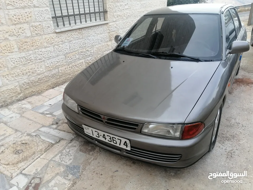 بسطار نمرة 39 + سياره ميتسوبيشي لانسر 1992 للبيع