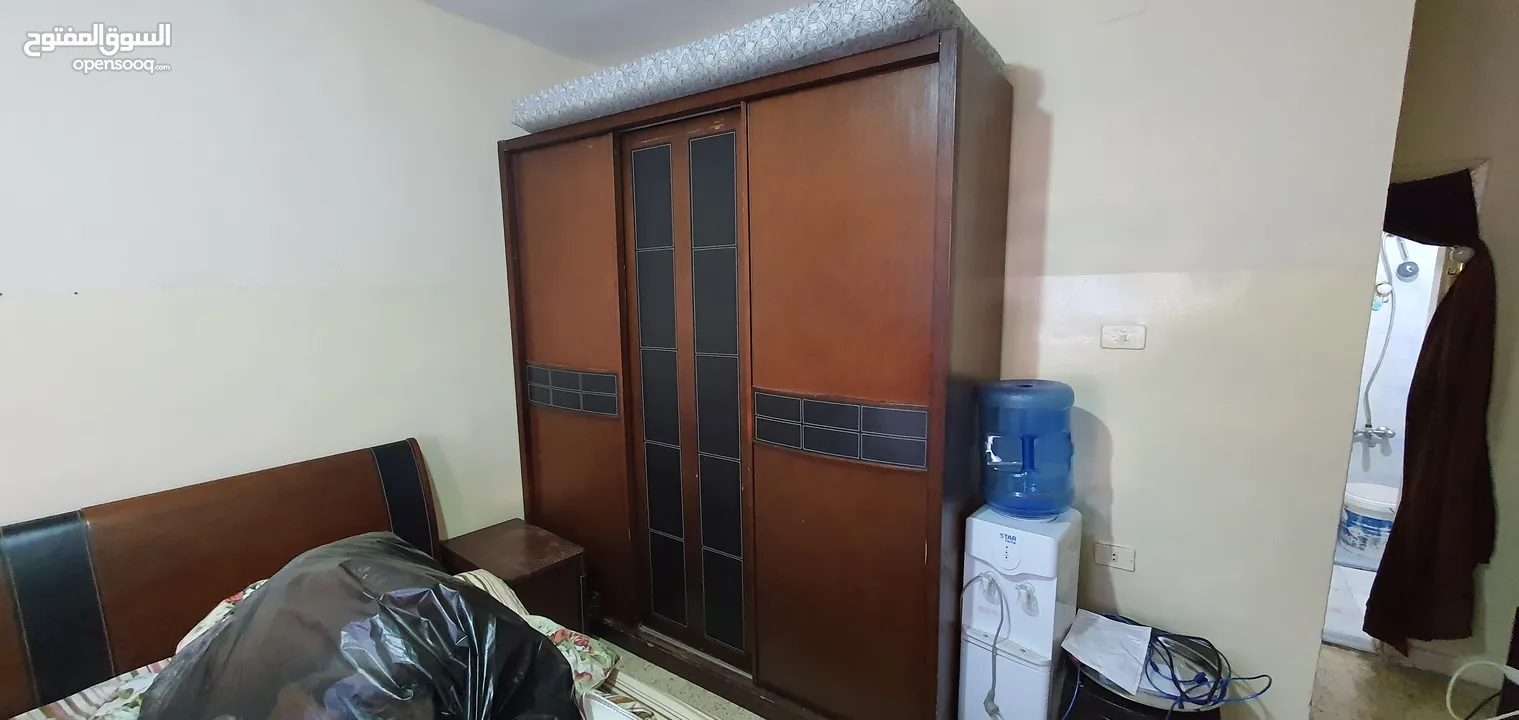غرفة نوم بحالة جيدة للبيع