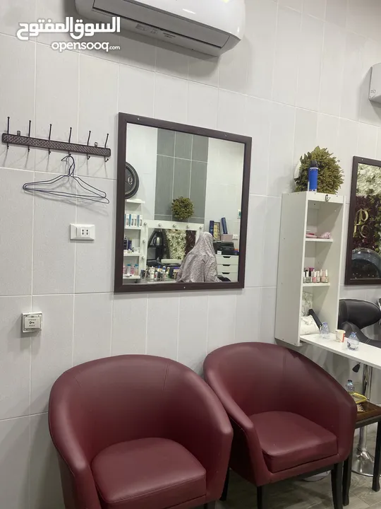 عدة صالون ستاتي كاملة للبيع بحال الوكالة