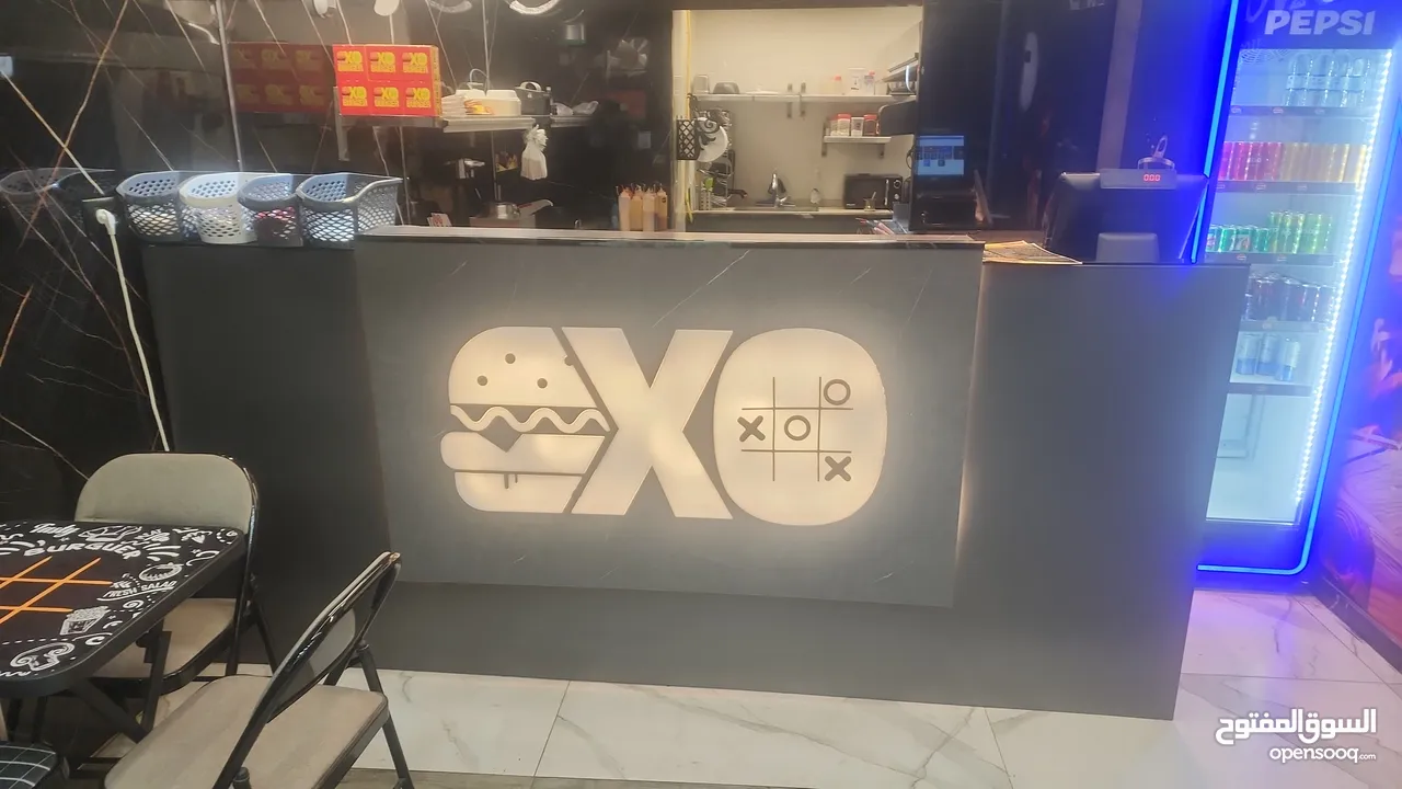 معدات مطعم برجر شبه جديد