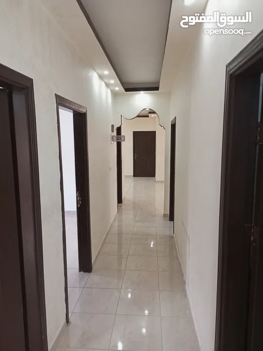 شقة للبيع طابق ثاني