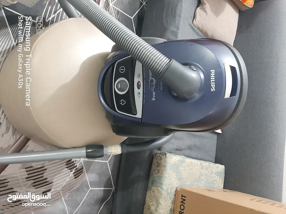 مكنسة فيليبس الكهربائية بيرفورمر مع كيس بقوة 2200 واط صناعة بولندا 2200W  Philips Vacuum Cleaner