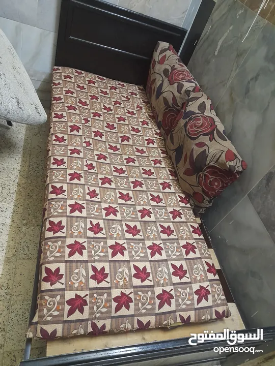 تخت مفردمستعمل  للبيع