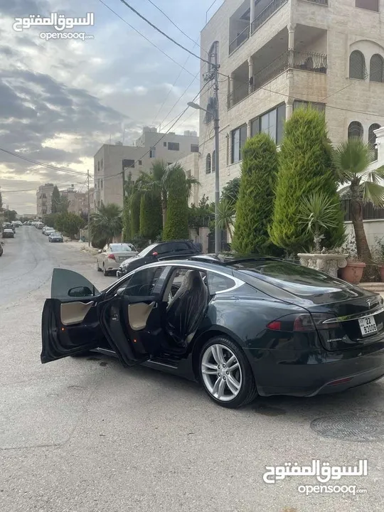 Tesla  S85 2013 محولة 2017 للبيع او للبدل