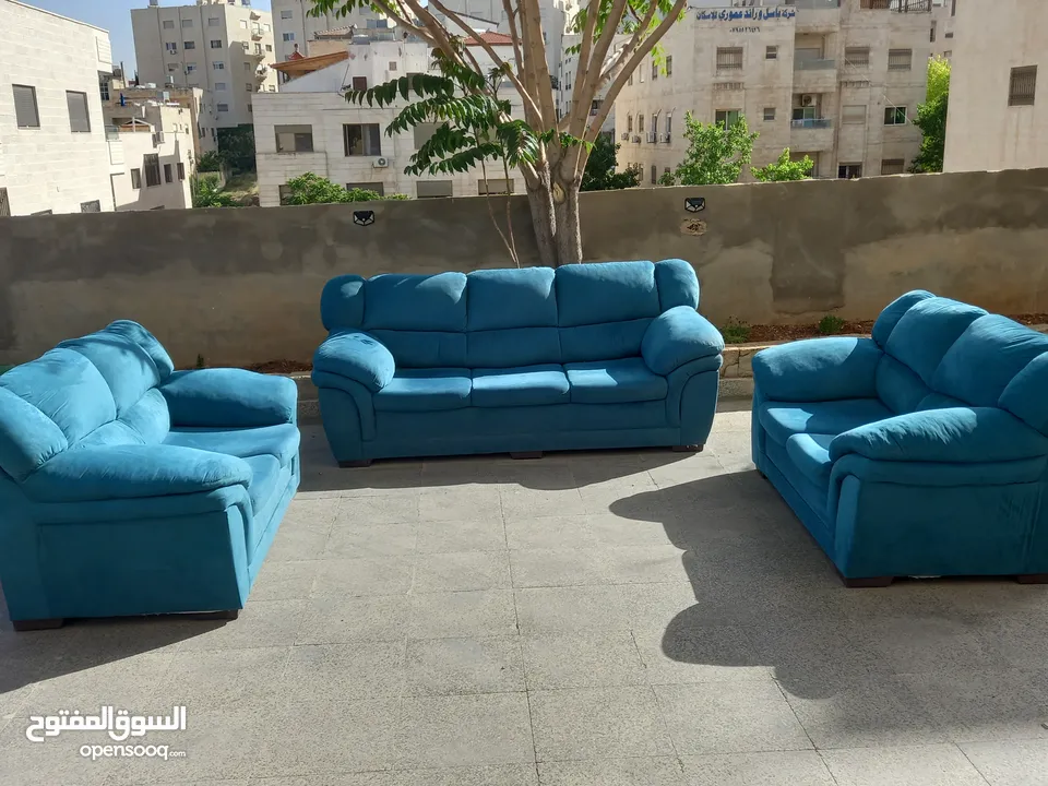 طقم كنب سبع مقاعد بحاله جيده جدا للبيع الموقع عمان الجبيهه