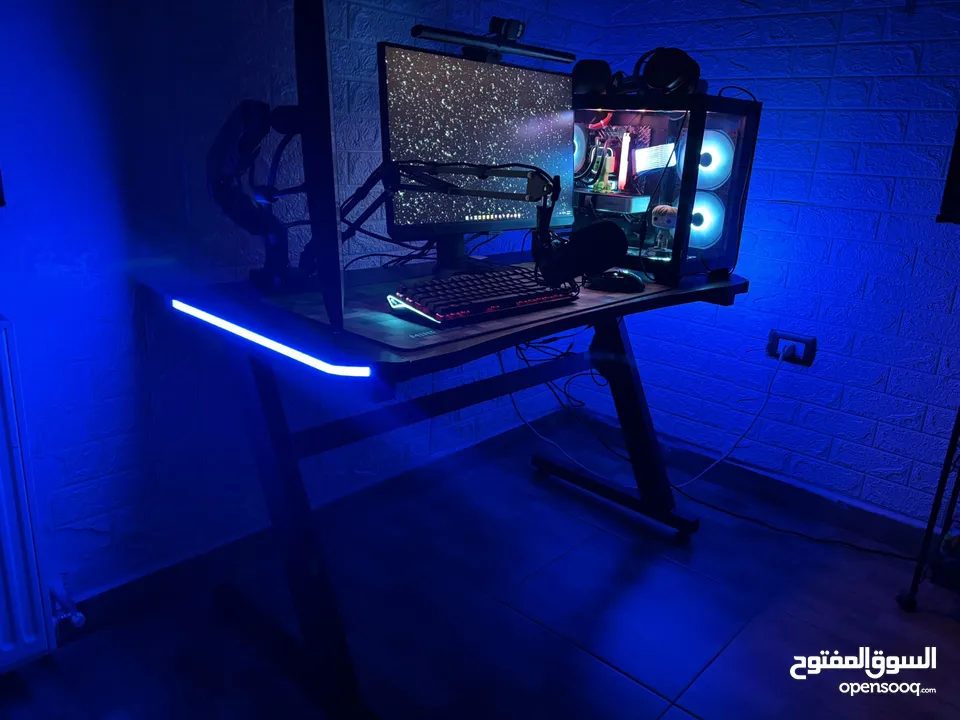 طوالة جيمنج باللون الاسود مع RGB
