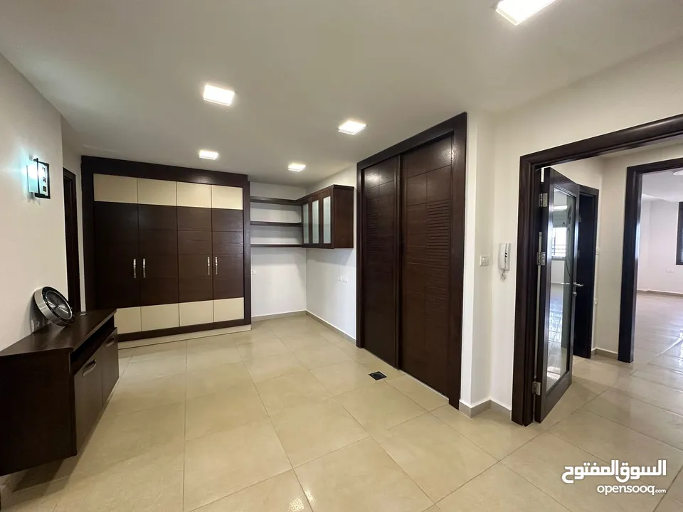 شقة في الطيرة للبيع بالقرب من مطعم جاسمين