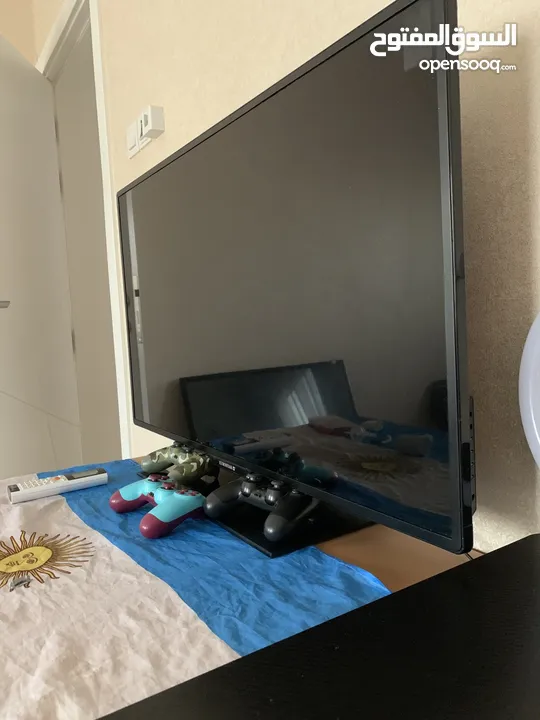 شاشةEUROSTARمستخدمة استخدام نضيف تصلح للبليستيشن والمشاهدة السعر 25دينار بحريني